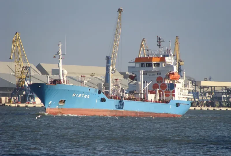 RISTNA Tanker IMO 7915113 photo 10