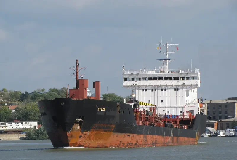 EYLEN Tanker IMO 7917575 photo 4