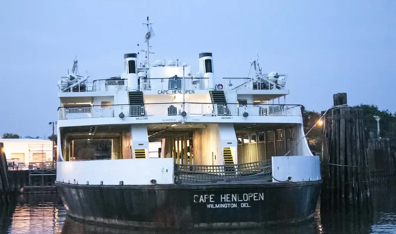 CAPE HENLOPEN Ro-Ro IMO 7923433 photo 3