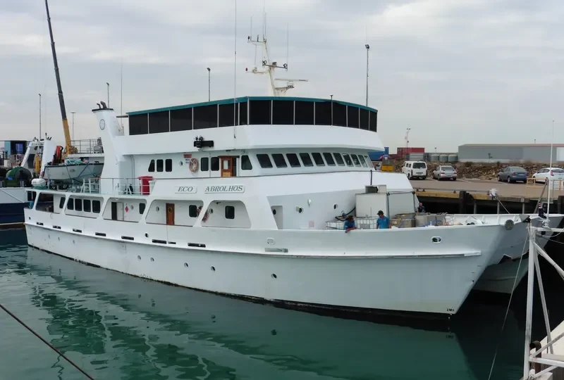 ECO ABROLHOS Passenger Ship IMO 7927659 photo 2