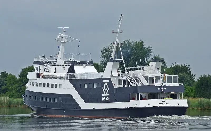 KOI Passenger Ship IMO 7928615 photo 3