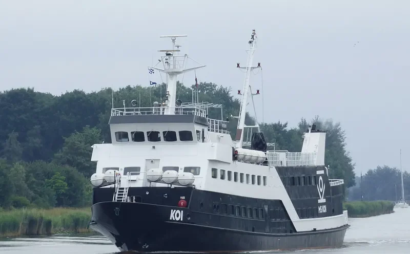 KOI Passenger Ship IMO 7928615 photo 4