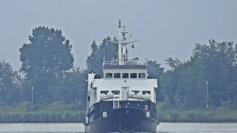KOI Passenger Ship IMO 7928615 photo 6