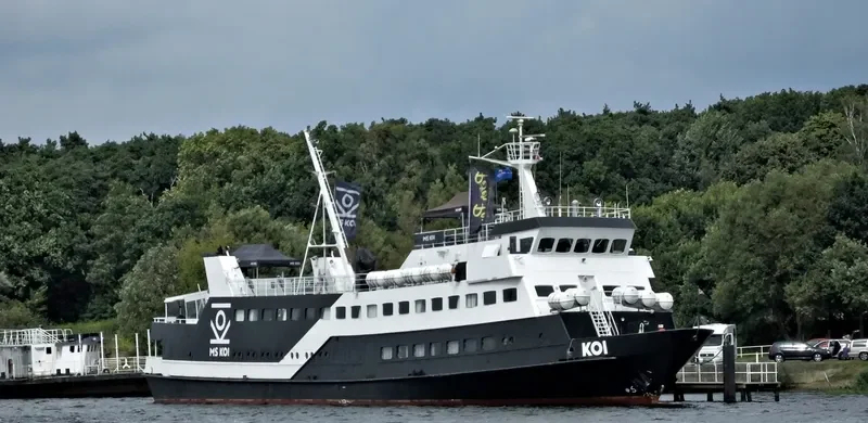 KOI Passenger Ship IMO 7928615 photo 7