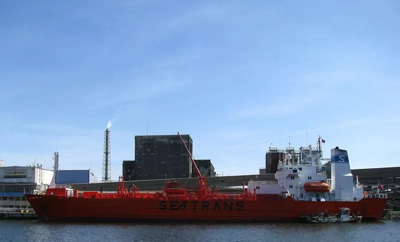 TRANS HOLM Tanker IMO 7931193 photo 4