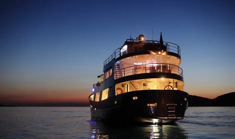 LA PERLA Passenger Ship IMO 7936806 photo 4