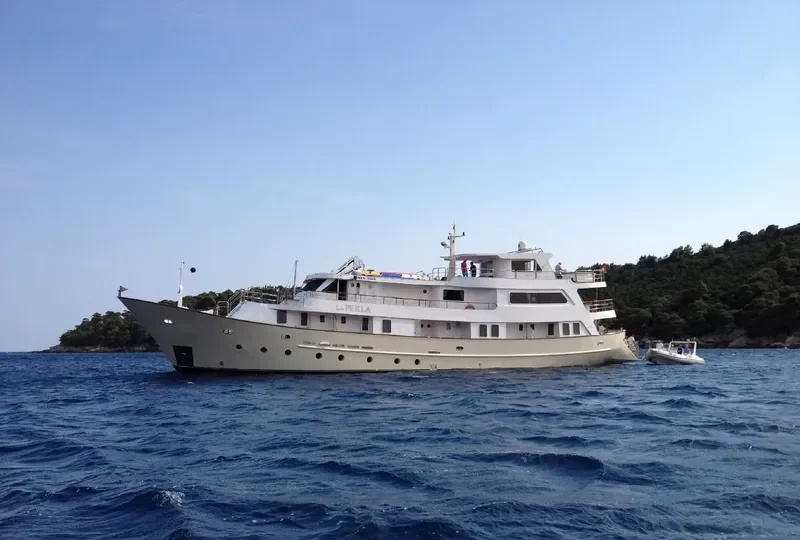 LA PERLA Passenger Ship IMO 7936806 photo 9
