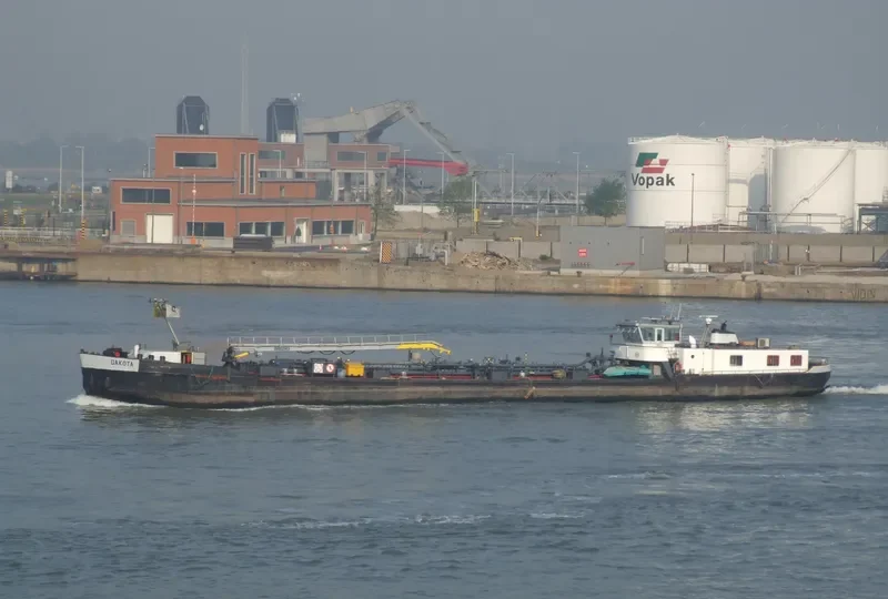 MAC 5 Tanker IMO 7944803 photo 3
