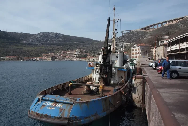 ZORNIK Tug Boat IMO 7945261 photo 2