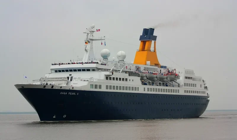 SAGA PEARL II Passenger Ship IMO 8000214 photo 3