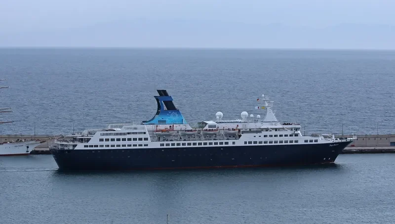 SAGA PEARL II Passenger Ship IMO 8000214 photo 8