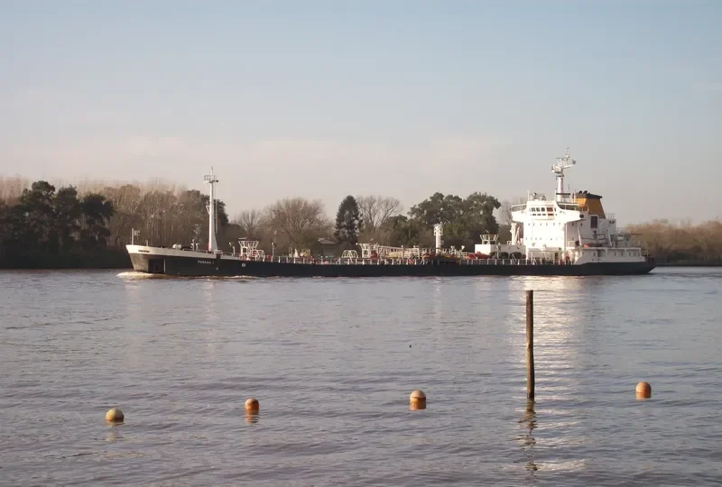 PARANA I Tanker IMO 8002286 photo 3