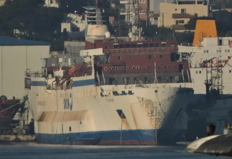 GRAND FERRY Ro-Ro IMO 8003620 photo 2