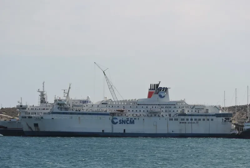 GRAND FERRY Ro-Ro IMO 8003620 photo 4