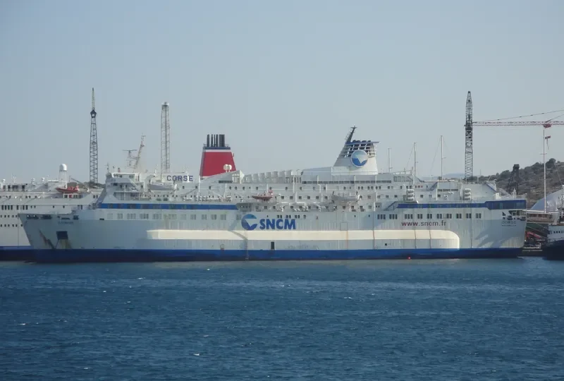 GRAND FERRY Ro-Ro IMO 8003620 photo 9