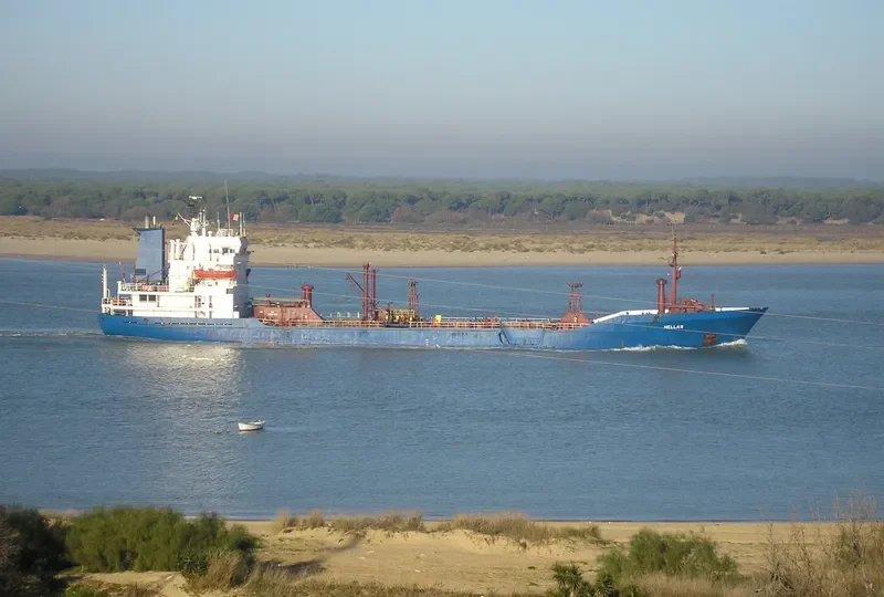 HELLAS M Tanker IMO 8007121 photo 4