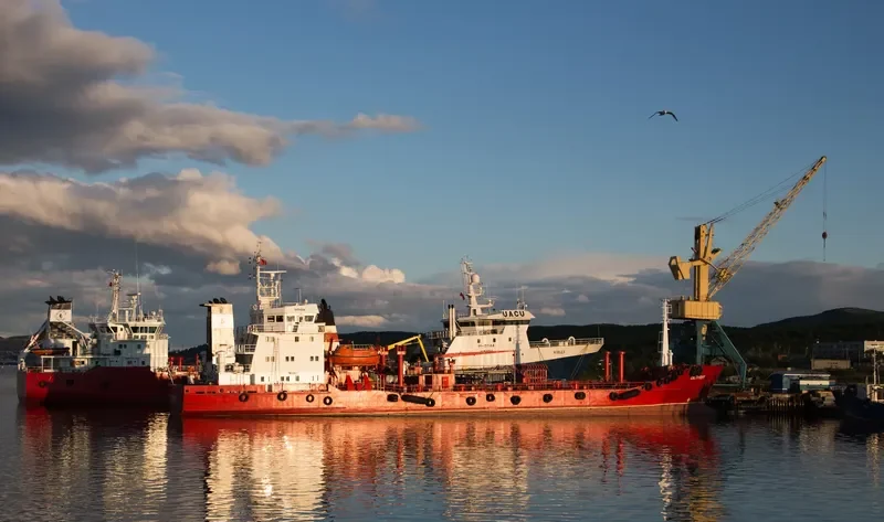 SISTRAUM Tanker IMO 8008412 photo 2