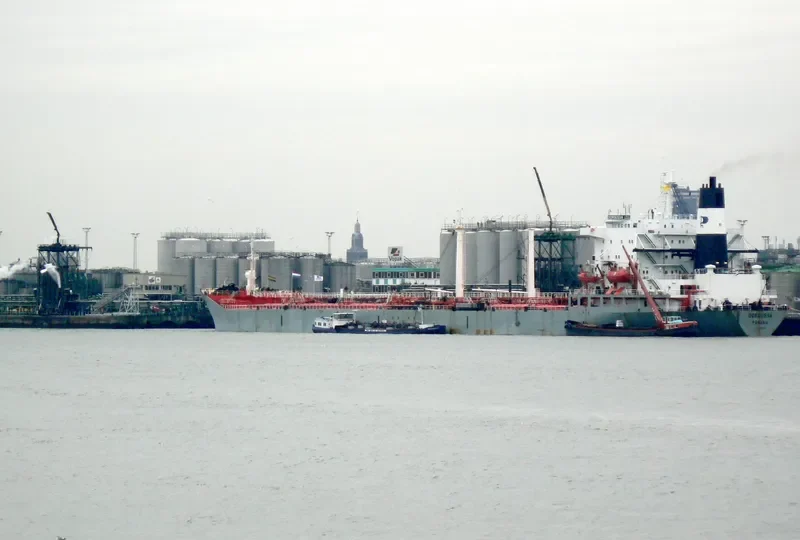 DOROUSSA Tanker IMO 8009909 photo 2