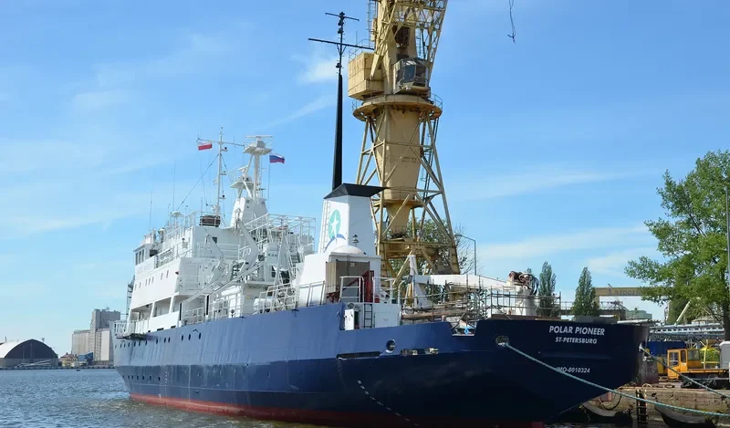 POLAR PIONEER Passenger Ship IMO 8010324