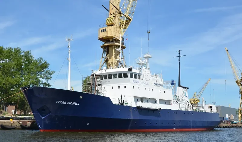 POLAR PIONEER Passenger Ship IMO 8010324 photo 2