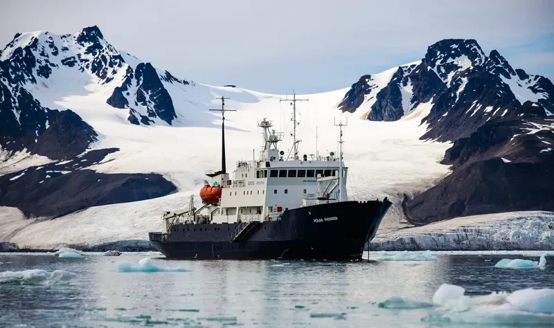 POLAR PIONEER Passenger Ship IMO 8010324 photo 8