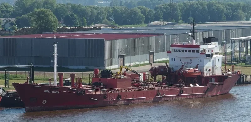 WEST LYNDA Tanker IMO 8012097 photo 4