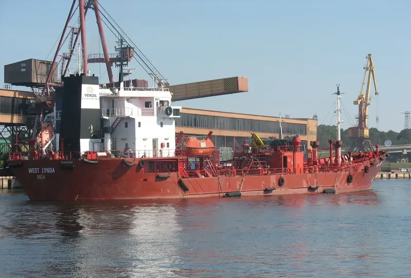 WEST LYNDA Tanker IMO 8012097 photo 5
