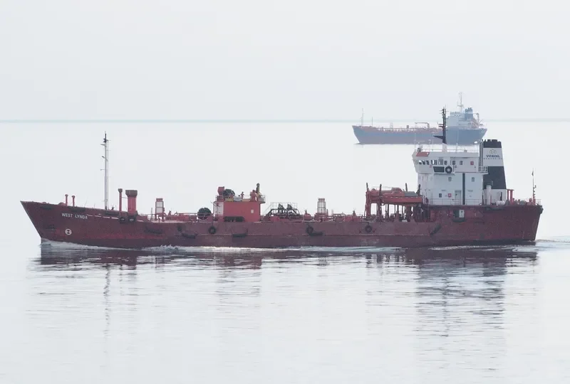 WEST LYNDA Tanker IMO 8012097 photo 6