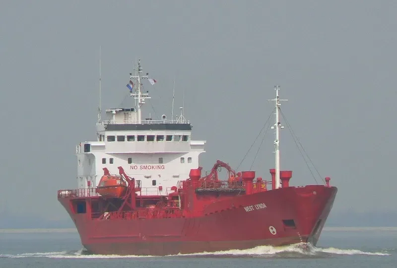 WEST LYNDA Tanker IMO 8012097 photo 8