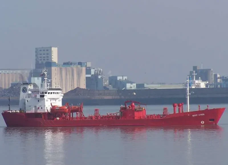 WEST LYNDA Tanker IMO 8012097 photo 9