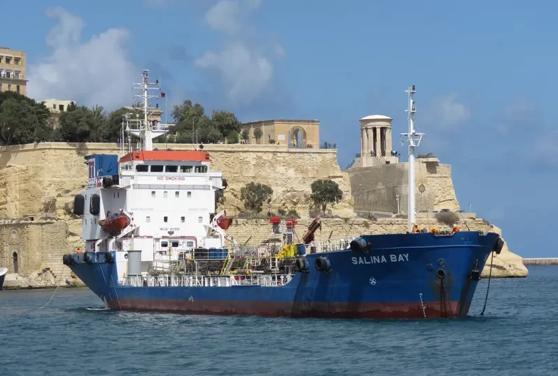 SALINA BAY Tanker IMO 8013118 photo 2
