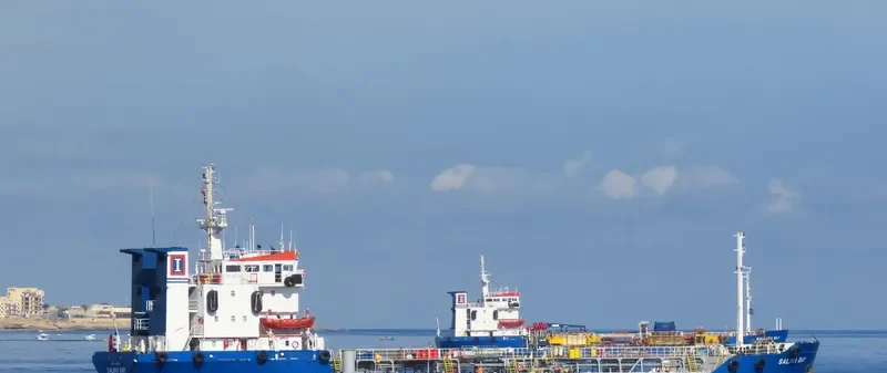 SALINA BAY Tanker IMO 8013118 photo 9