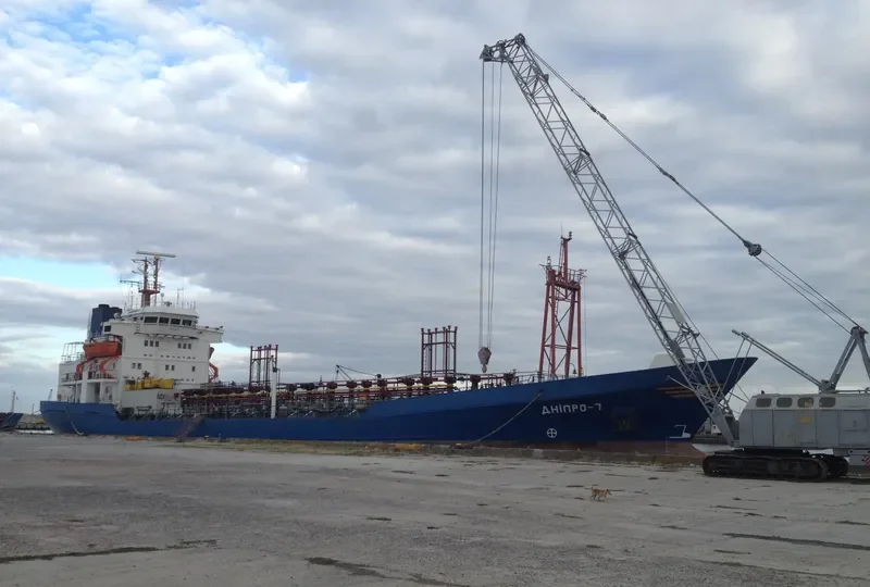 AVALON M Tanker IMO 8013120 photo 4