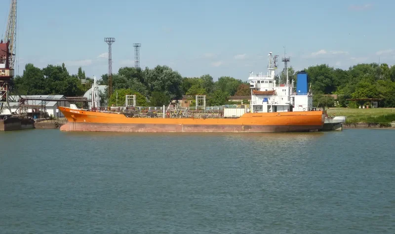 AVALON M Tanker IMO 8013120 photo 6