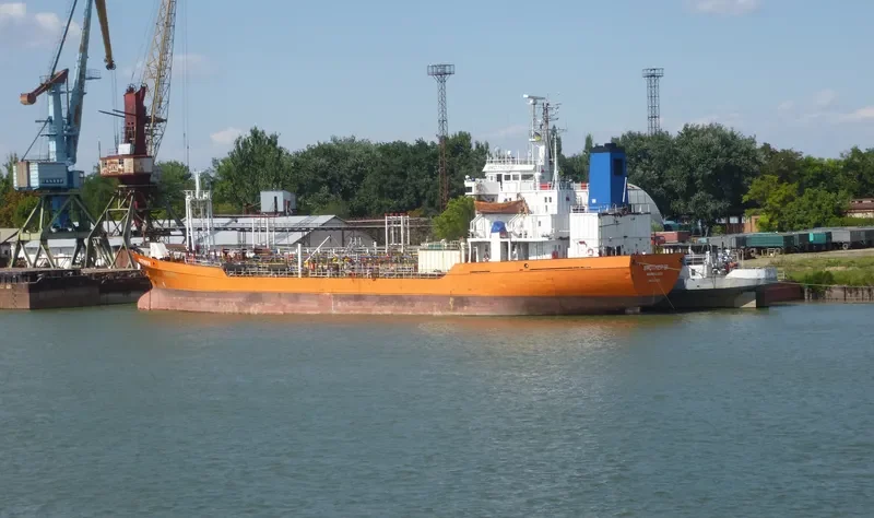 AVALON M Tanker IMO 8013120 photo 7