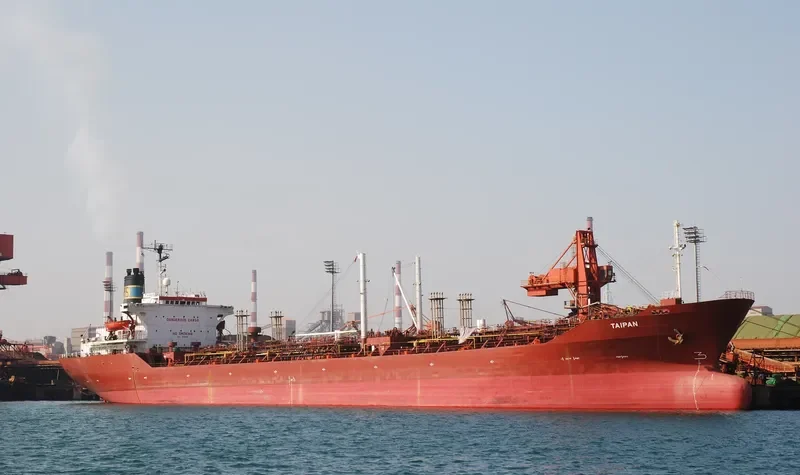 TAIPAN Tanker IMO 8105911 photo 4