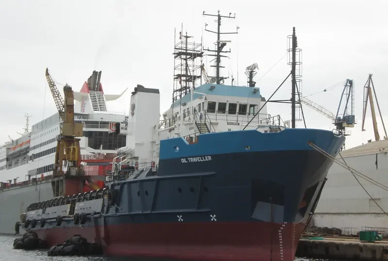 C TRAVELLER Offshore Vessel IMO 8110978 photo 3