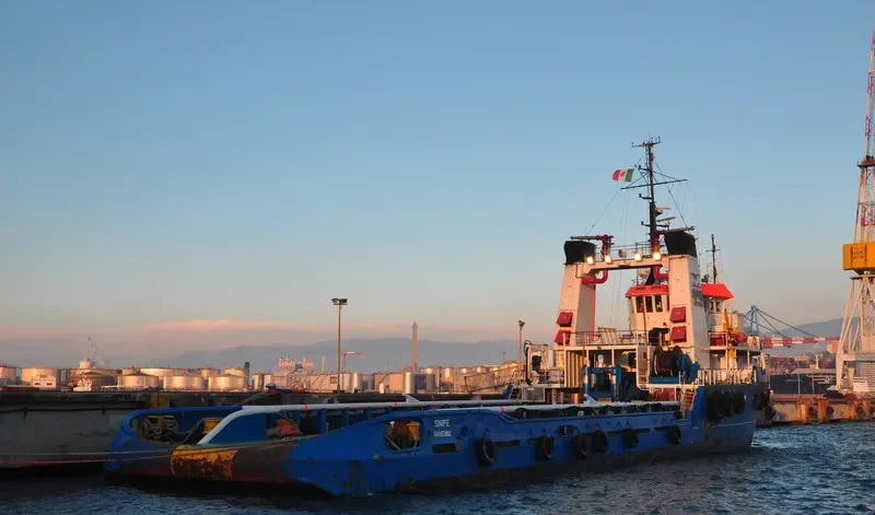 SNIPE Offshore Vessel IMO 8111740 photo 2
