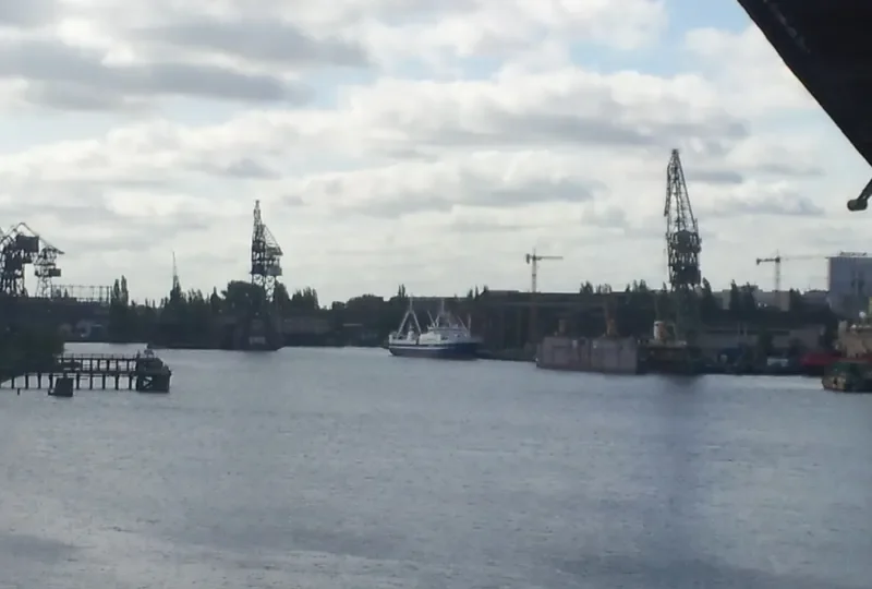 PRIME QUEEN Offshore Vessel IMO 8112536 photo 2