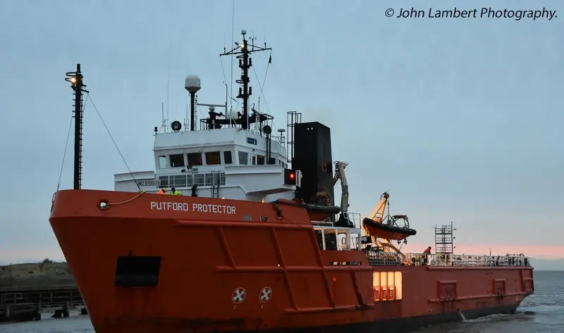 PUTFORD PROTECTOR Offshore Vessel IMO 8119235 photo 9
