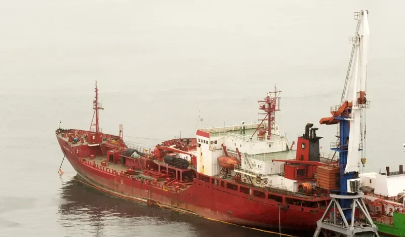 TAGANROGA Tanker IMO 8129606 photo 2