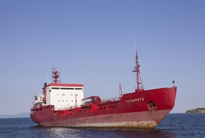 TAGANROGA Tanker IMO 8129606 photo 4
