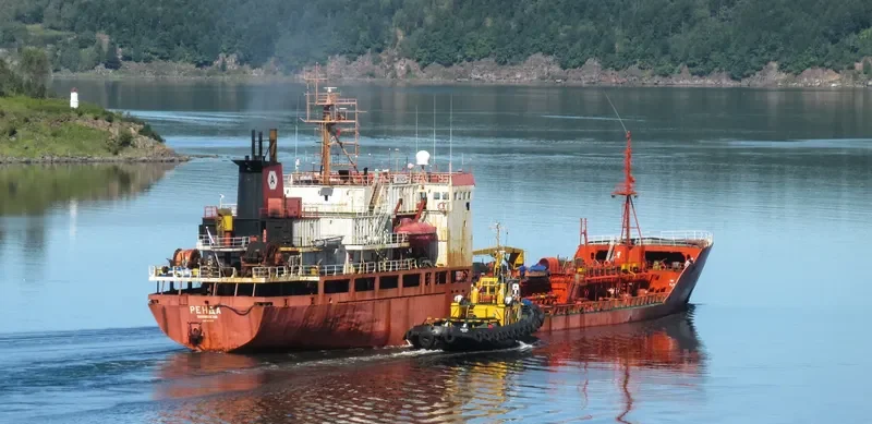 TIGR 1 Tanker IMO 8129618 photo 6