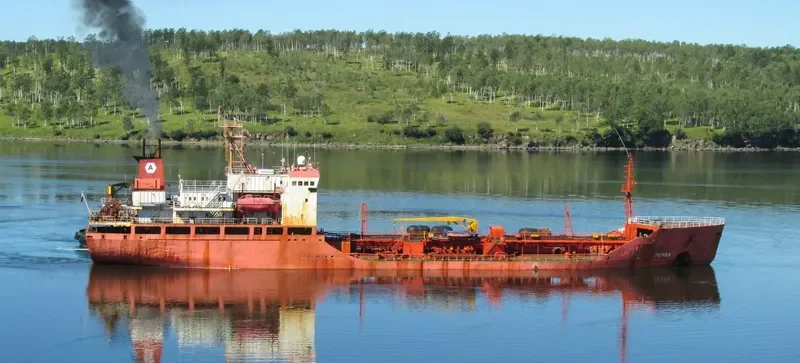 TIGR 1 Tanker IMO 8129618 photo 7