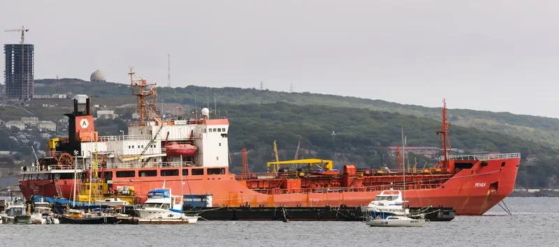 TIGR 1 Tanker IMO 8129618 photo 9