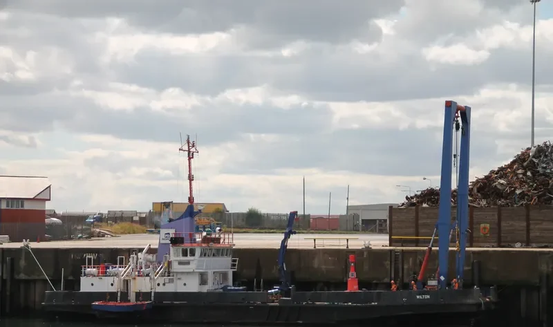 WILTON Offshore Vessel IMO 8201569 photo 3