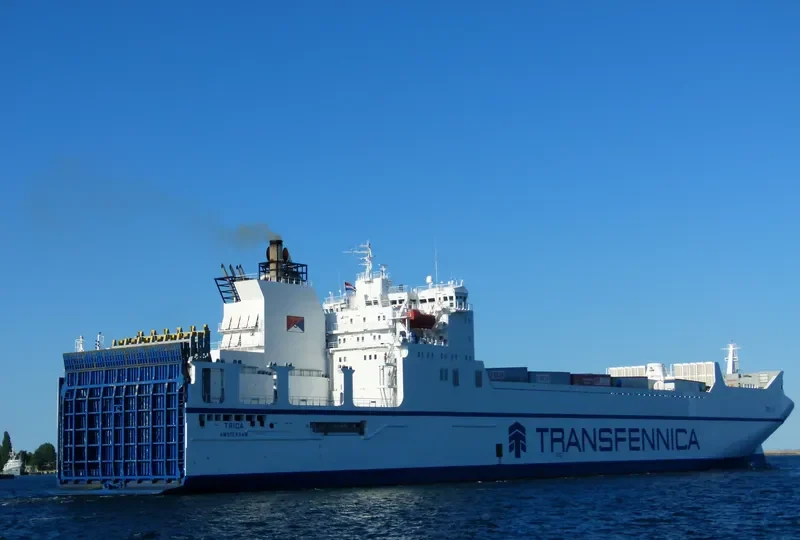 MSC IRIS Container Ship IMO 8201624 photo 9