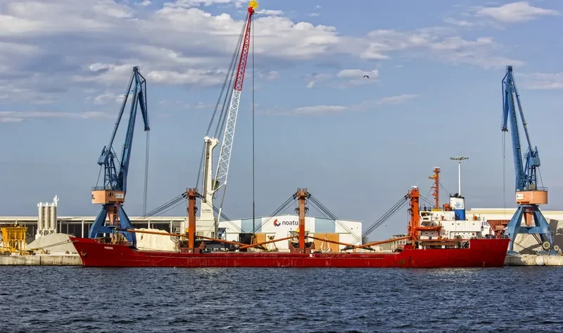 AK HAMBURG General Cargo IMO 8204157 photo 7