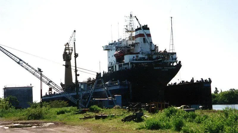 TAMPA Tanker IMO 8207020 photo 2