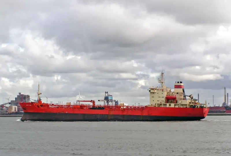 TAMPA Tanker IMO 8207020 photo 5